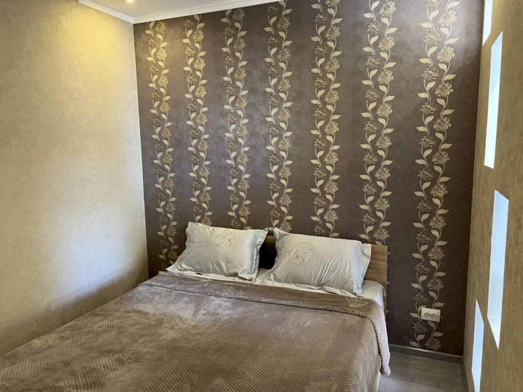 Квартира 180 1К с Балконом 20 Мин до Центрального Пляжа
