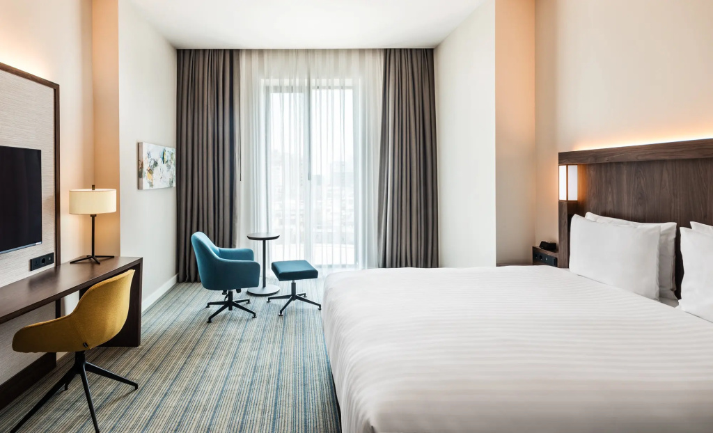 Отель Courtyard by Marriott Baku