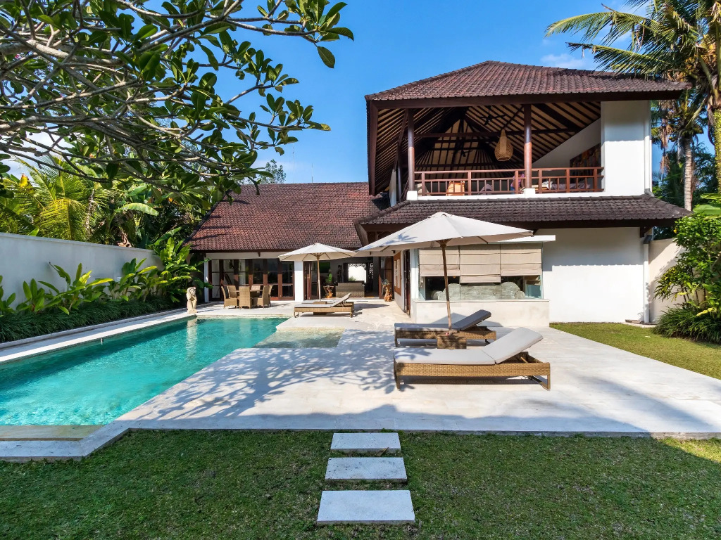 Villa Candi Kecil Empat by Villa Finder