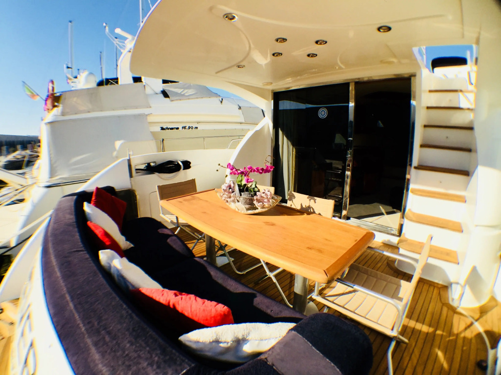 Sanremo Luxury Boat & Breakfast Mini-Hotel
