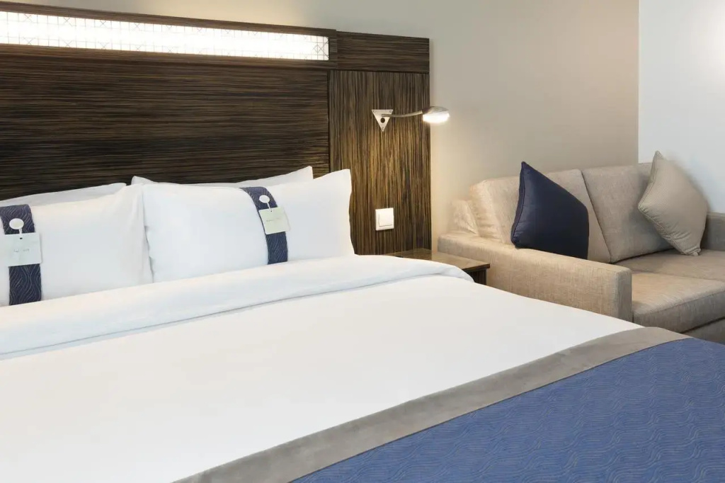Holiday Inn Express Dubai, Jumeirah by IHG