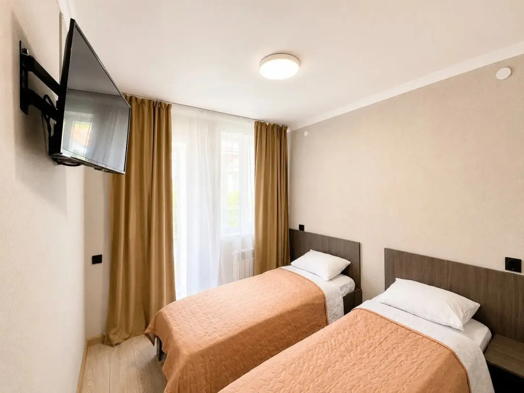 Гостевой дом  Come Inn на Кленовой