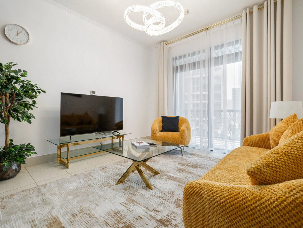 Апартаменты Unique 1BR with Balcony Downtown