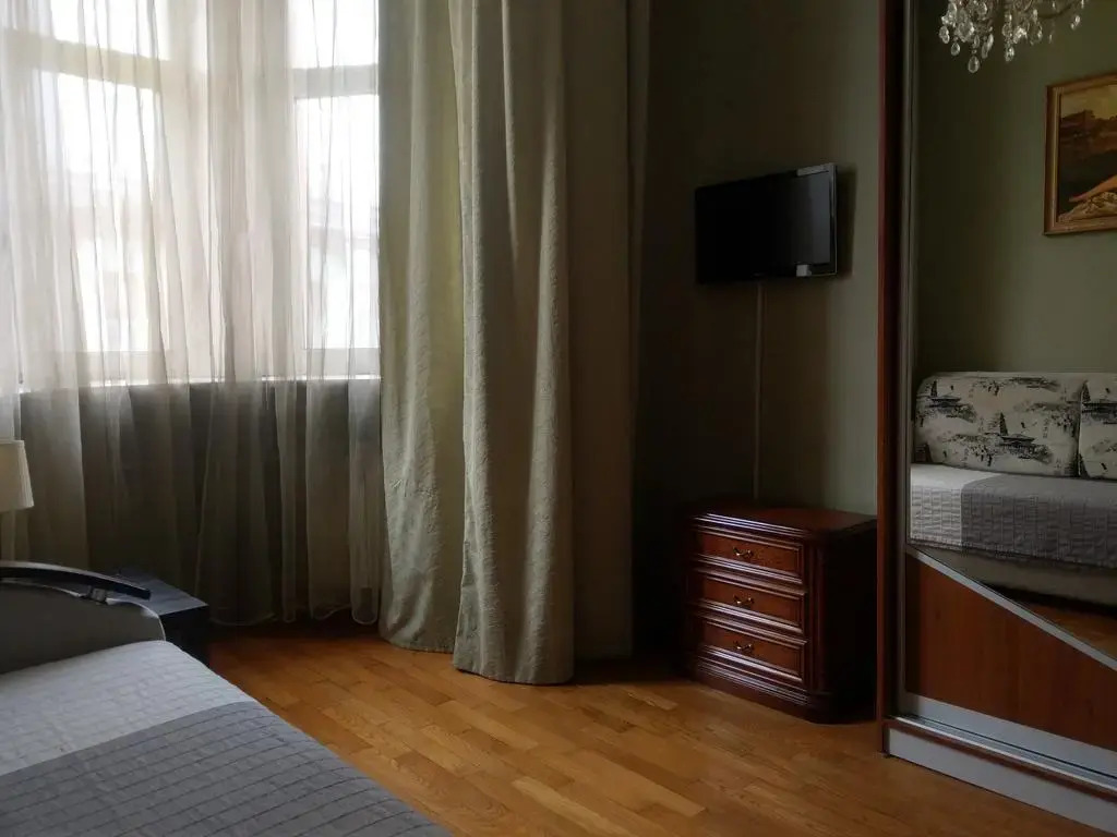 Burdenko Guest House