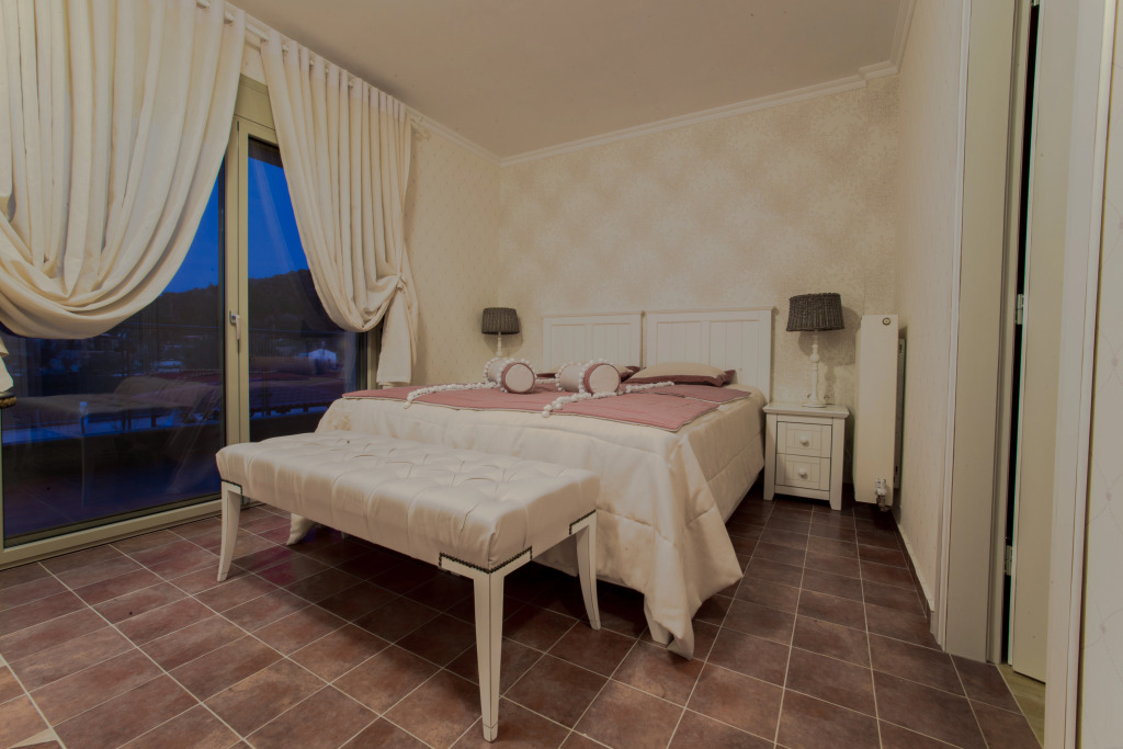 Вилла Toroni Luxury Villas- White Villa