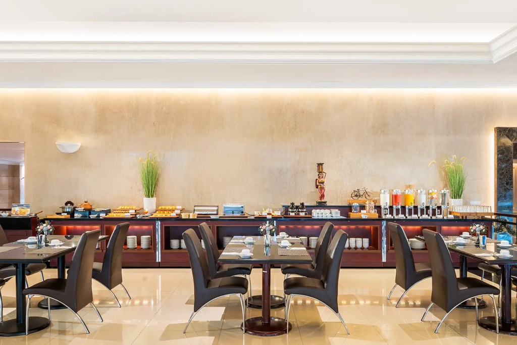 Отель Aston Cimone Hotel & Convention Center