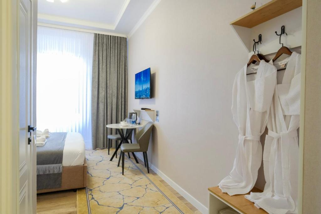 AVANT Hotel