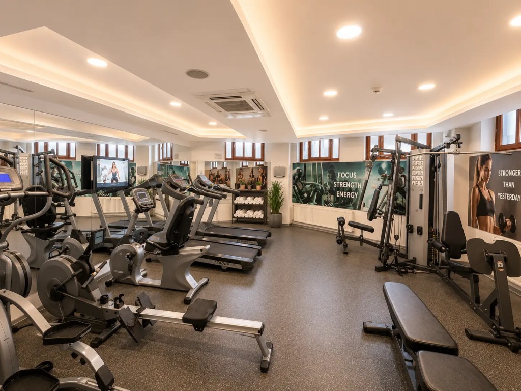 GLK PREMIER The Home Suites & Spa