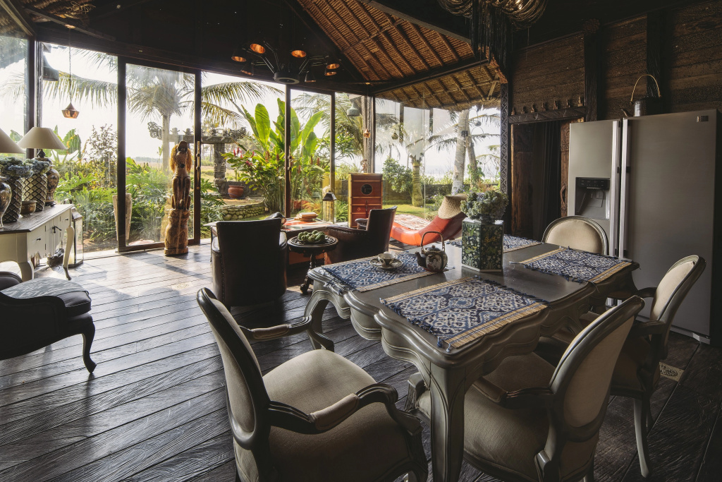 Вилла Absolute Beachfront Villa Laut