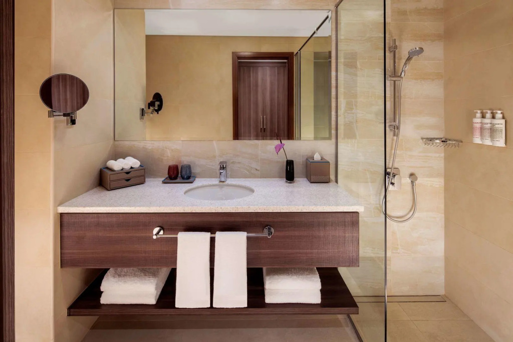 Avani Plus Palm View Dubai Hotel & Suites