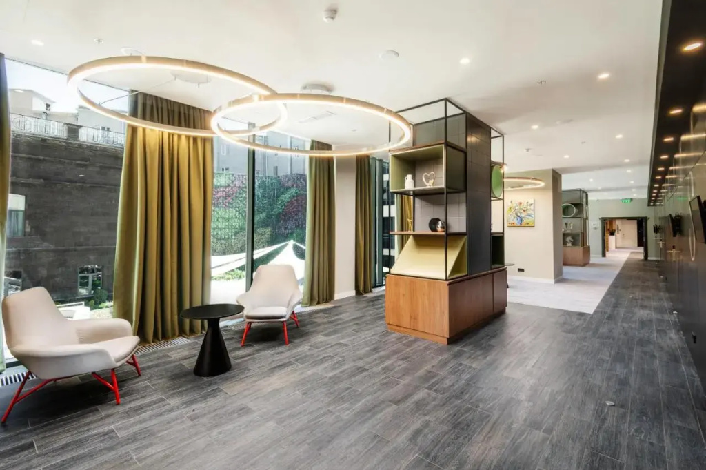 Holiday Inn Yerevan - Republic Square by IHG