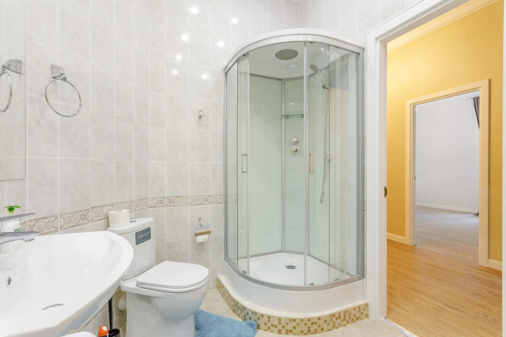 Luchshaya Kvartira with 3 bedrooms near Kremlin