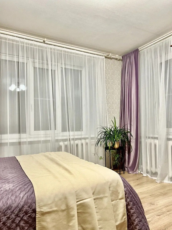 Na Leninskom Prospekte 130/6 Flat