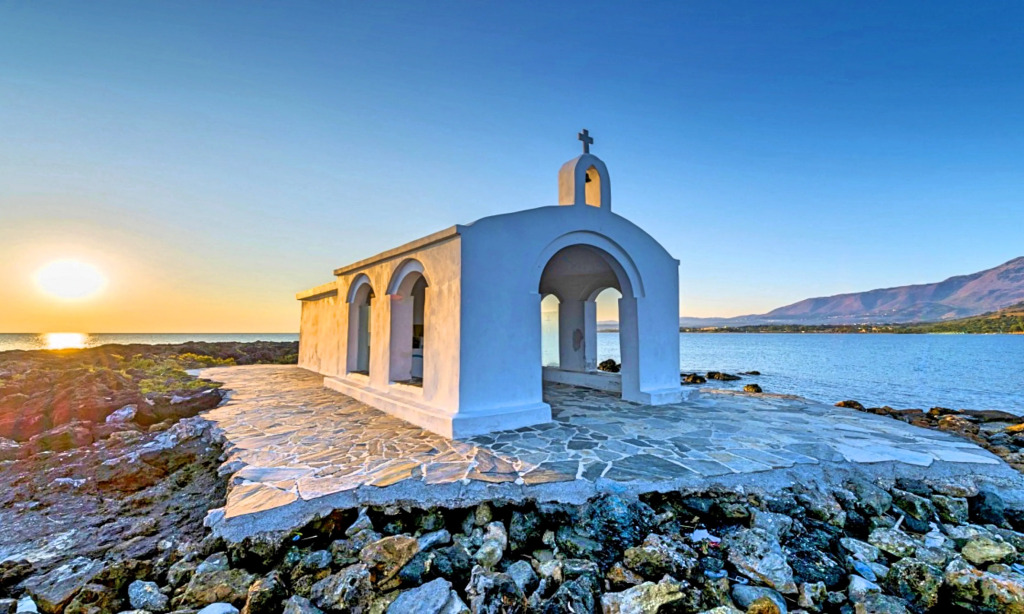Вилла Cretan Sunny Villa Heated Pool