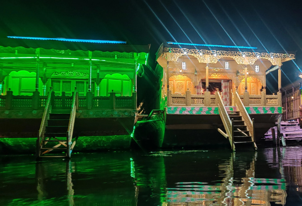 Отель Royal Houseboat