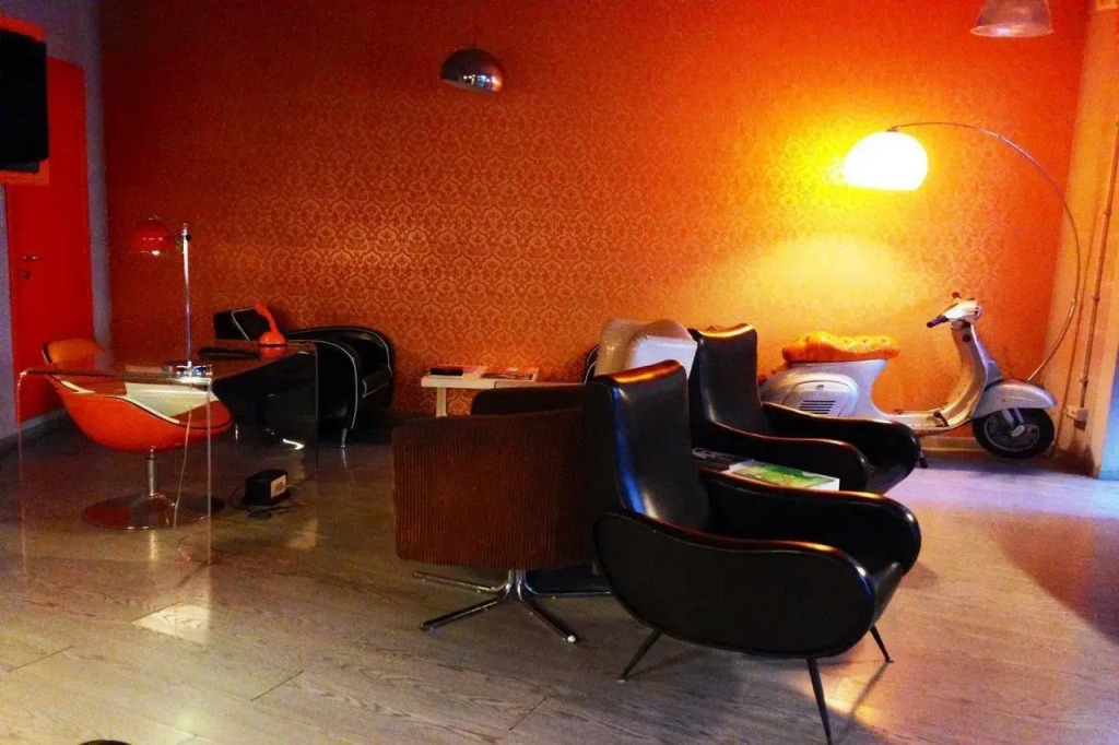 Orange Hotel