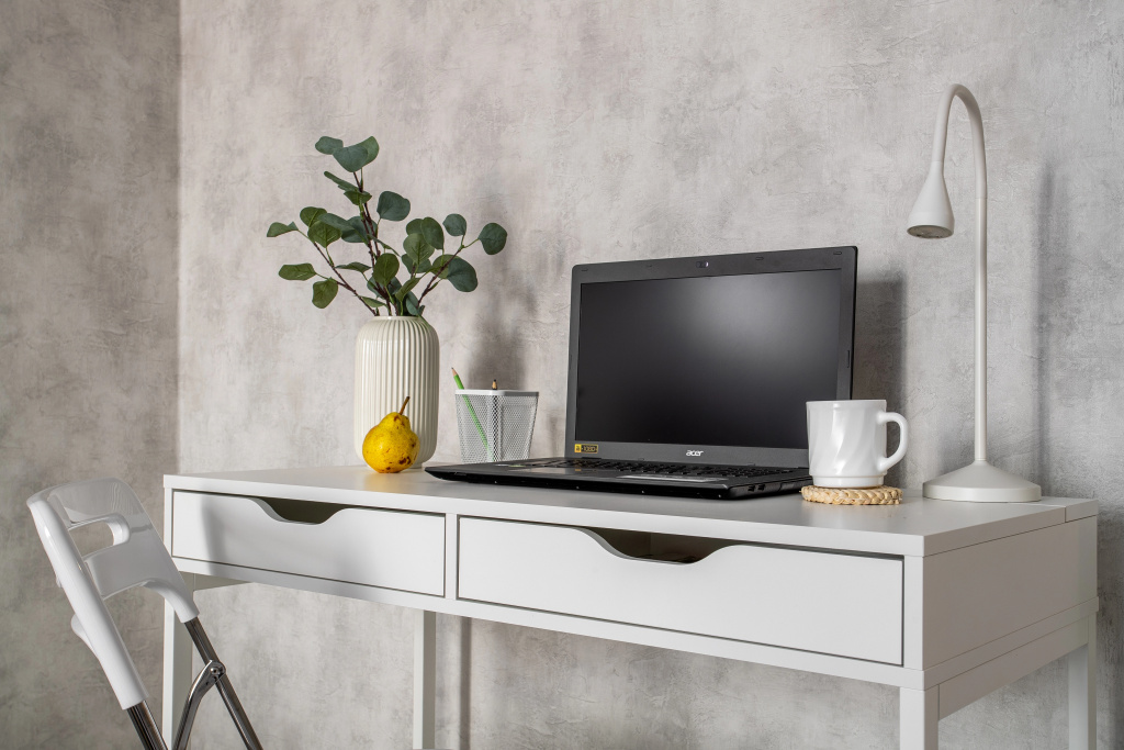 Апартаменты с балконом, вид  на горы бассейн во дворе Home Group