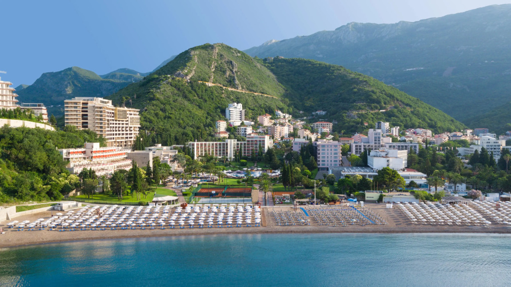 Отель Iberostar Waves Bellevue