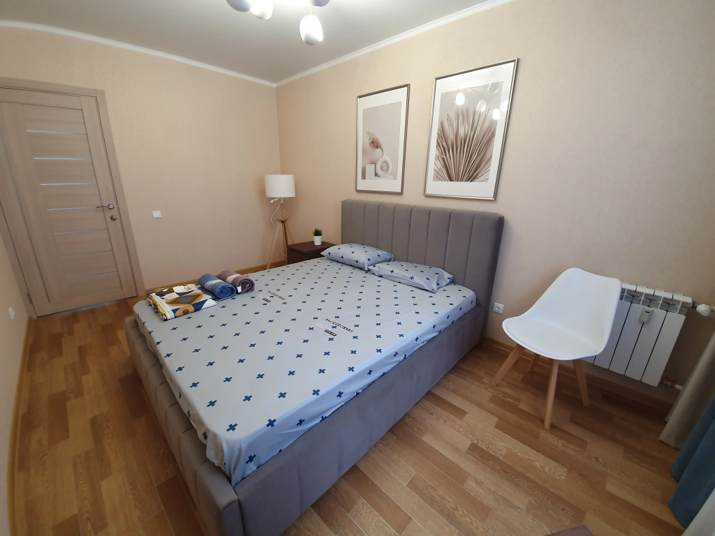 Квартира Виталий HouseRent Трёхкомнатная по ул. Рината Галеева,35