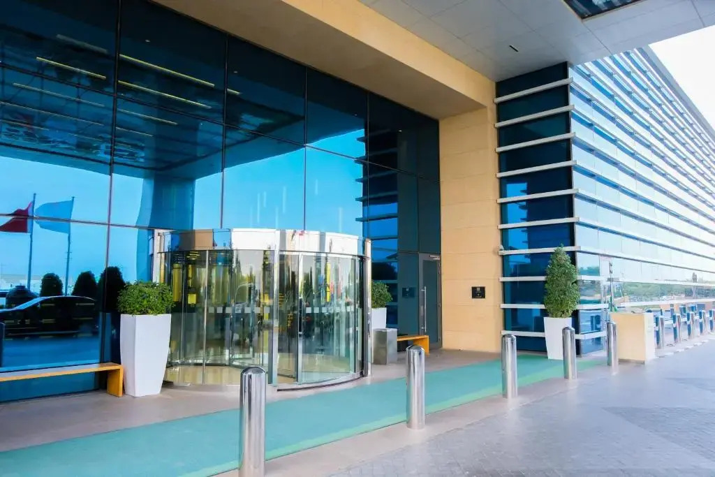Отель Holiday Inn & Suites - Dubai Festival City by IHG