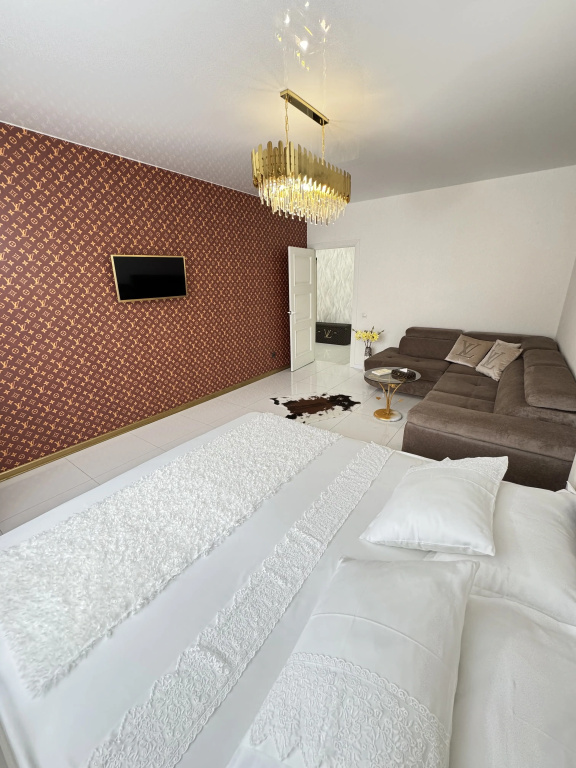 Квартира Lux Apartments