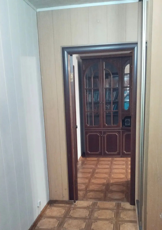 Квартира Трехкомнатная Тобольская 12
