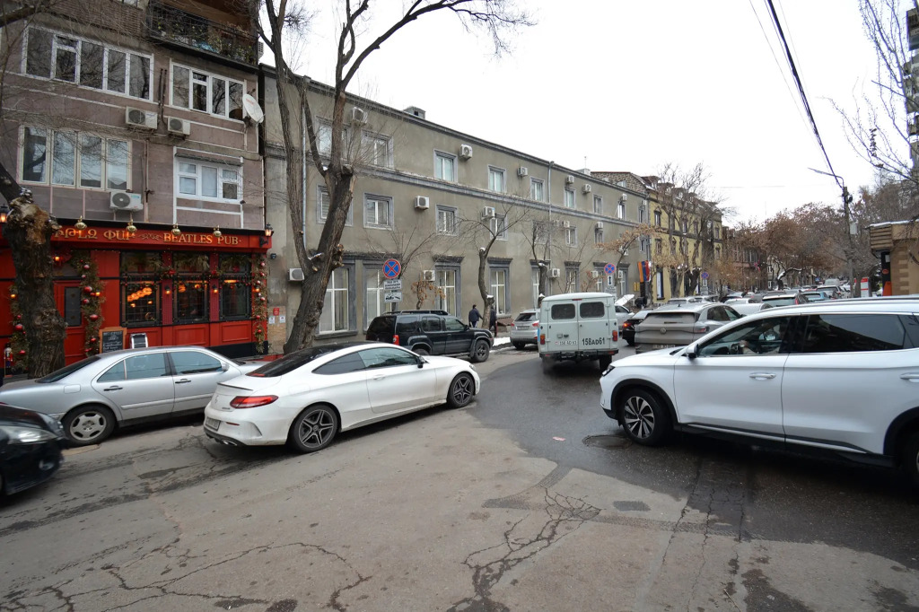 Квартира Трехкомнатная в Центре Города