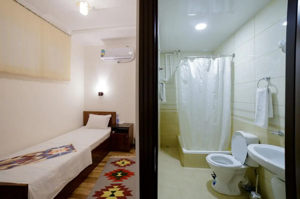 Хостел Caravan Boutique Inn