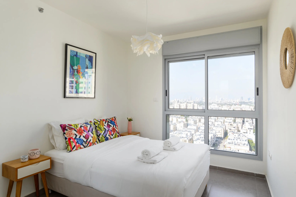 Апартаменты Deluxe & Terrace with City Overview by FeelHome