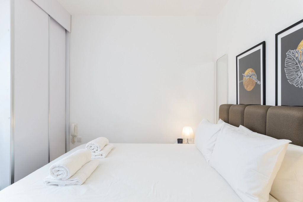 Апартаменты Quiet Hideaway & Terrace near Beach by FeelHome