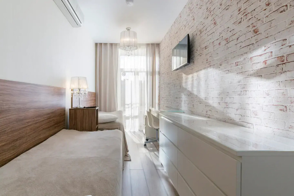 Perfect 5 Room For Groups Of 12 Apartments