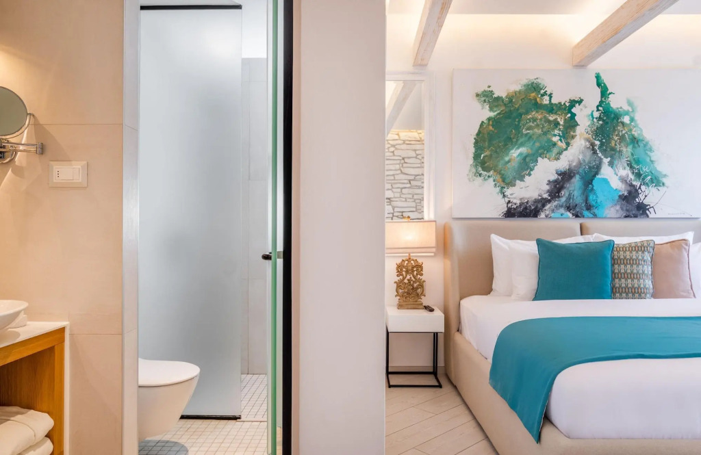 Lazure Hotel & Marina
