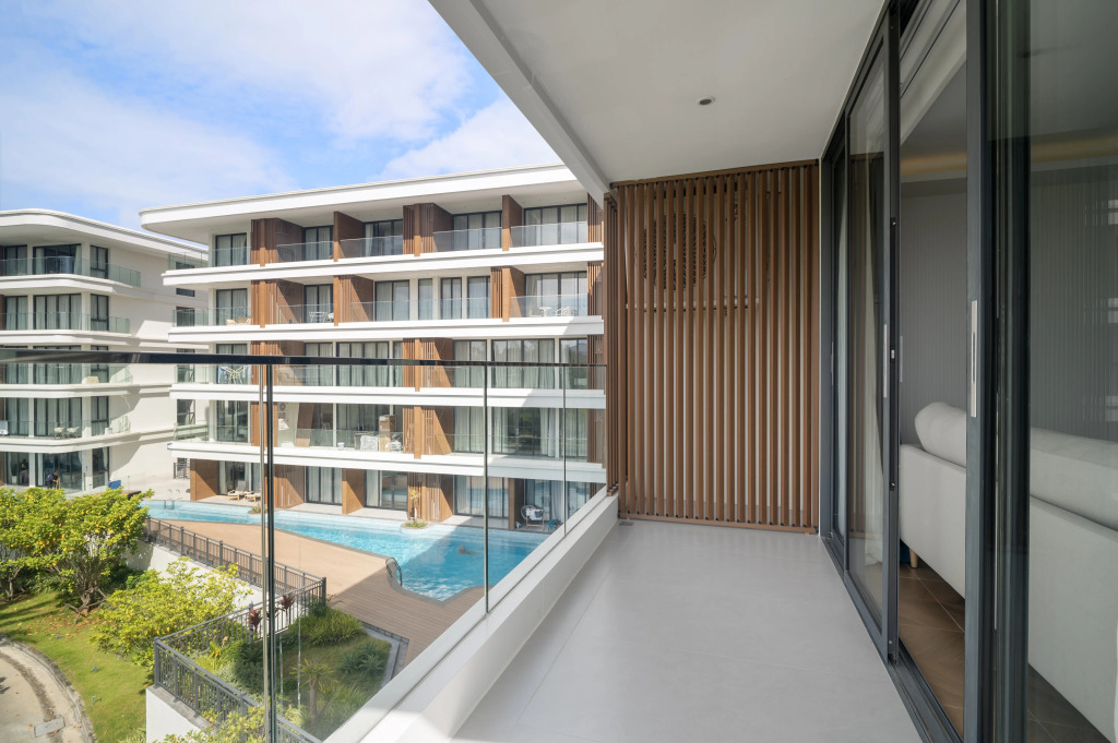 Апартаменты Kora Resort Stylish Beachfront 3-Bedroom 351