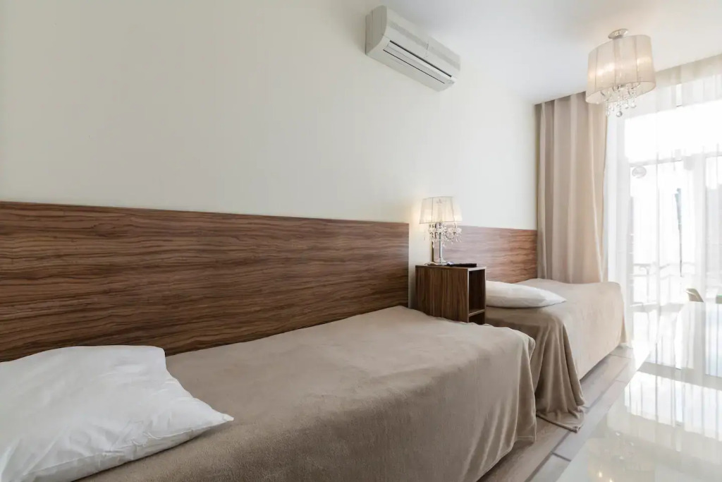 Perfect 5 Room For Groups Of 12 Apartments