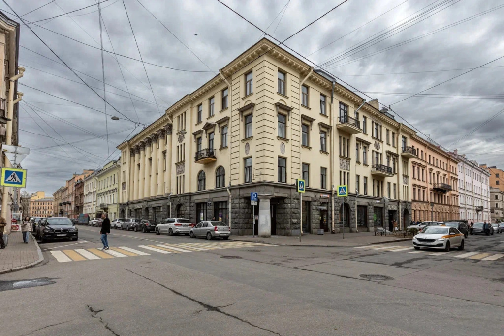 Квартира Дизaйнepcкая студия в историческoй чaсти города