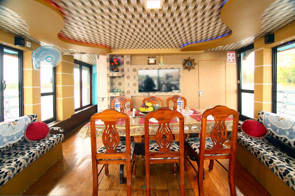 Отель Sreekrishna 2 Bedroom Private Houseboat