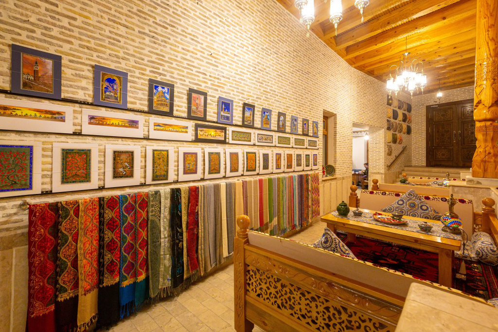 Hotel Iman