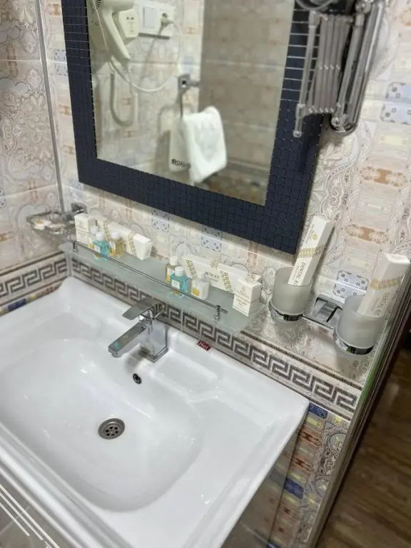 Отель Shahriston