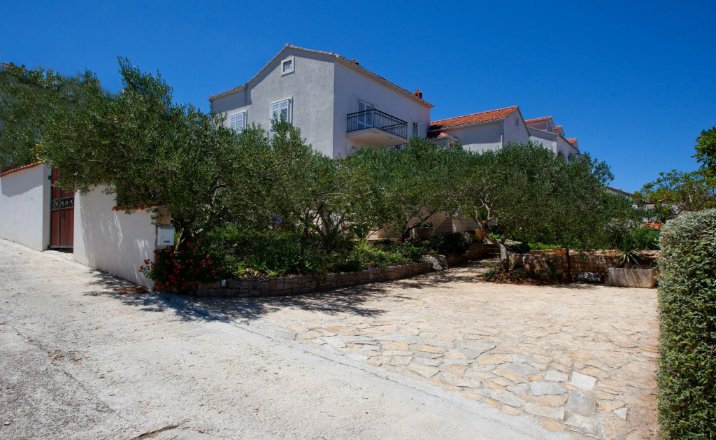 Villa Lukrecia - Stone Villa with Pool & Sea Views I Supetar, Brač