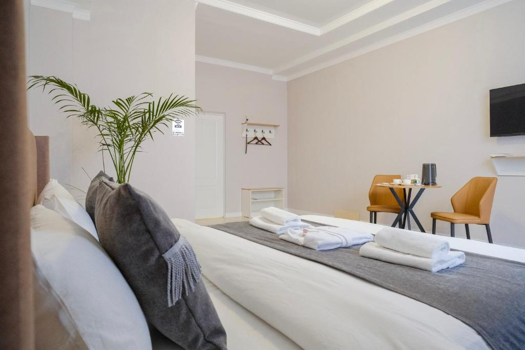 AVANT Hotel