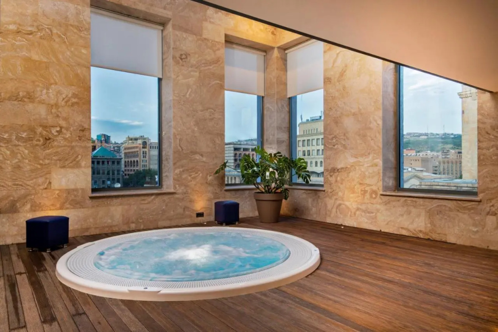 Holiday Inn Yerevan - Republic Square by IHG