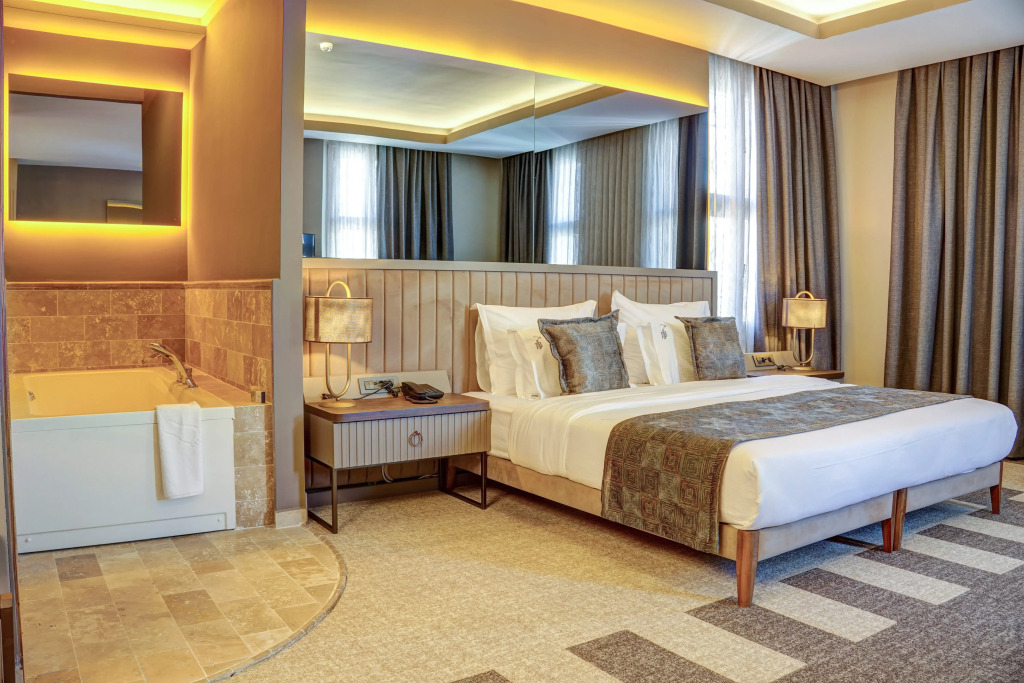 Four Mansions Hotel