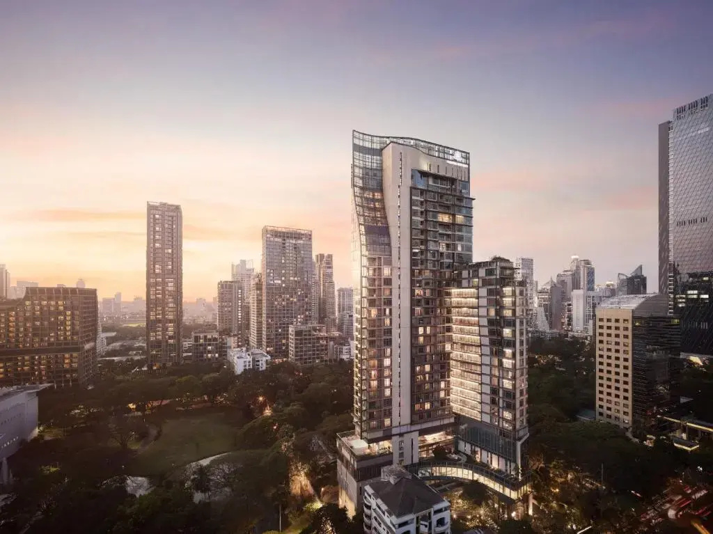 Отель Oriental Residence Bangkok