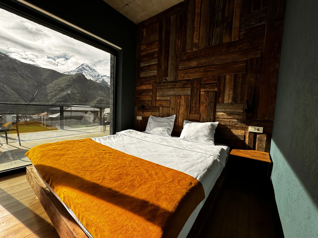 Hotel Misty Mountain