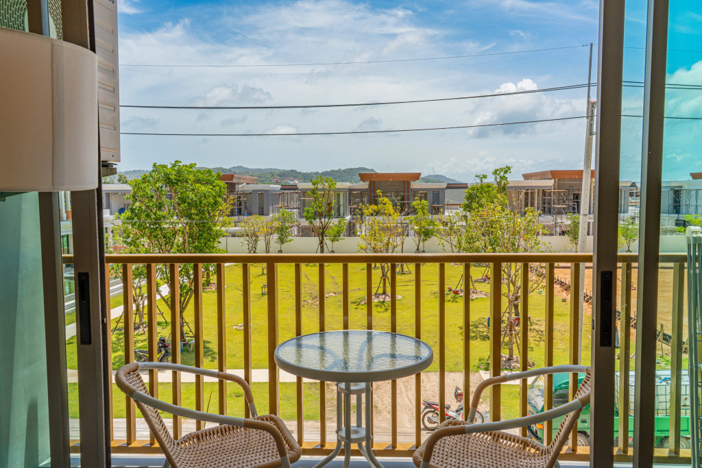Апартаменты Spacious 2-Bedroom Apartment in Ozone Oasis Bang Tao