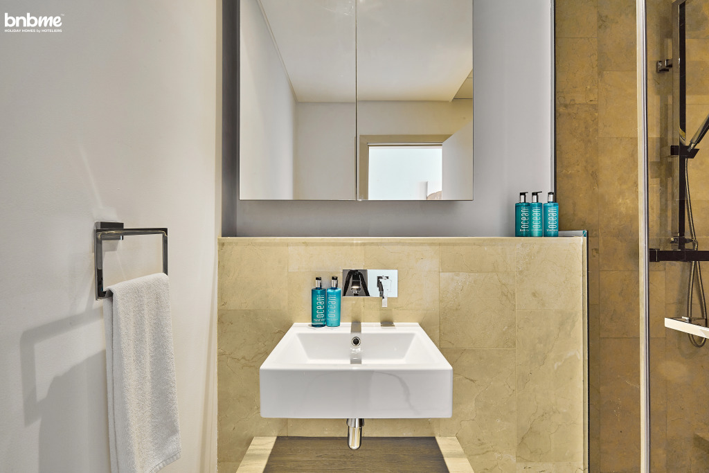 Апартаменты bnbmehomes | Lux Beachfront Getaway on Palm-20412