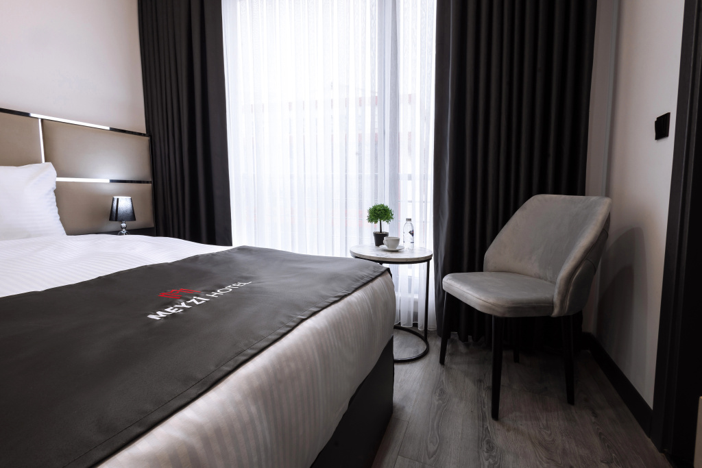 Meyzi Hotel