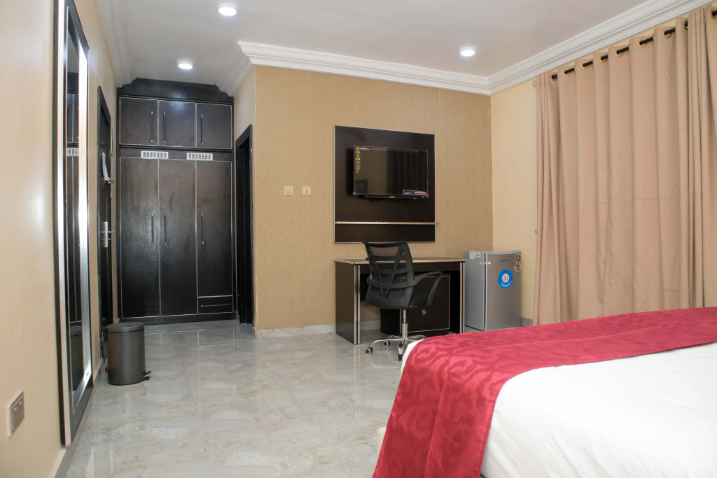 Отель Meritz Hotels and Suites Global Limited