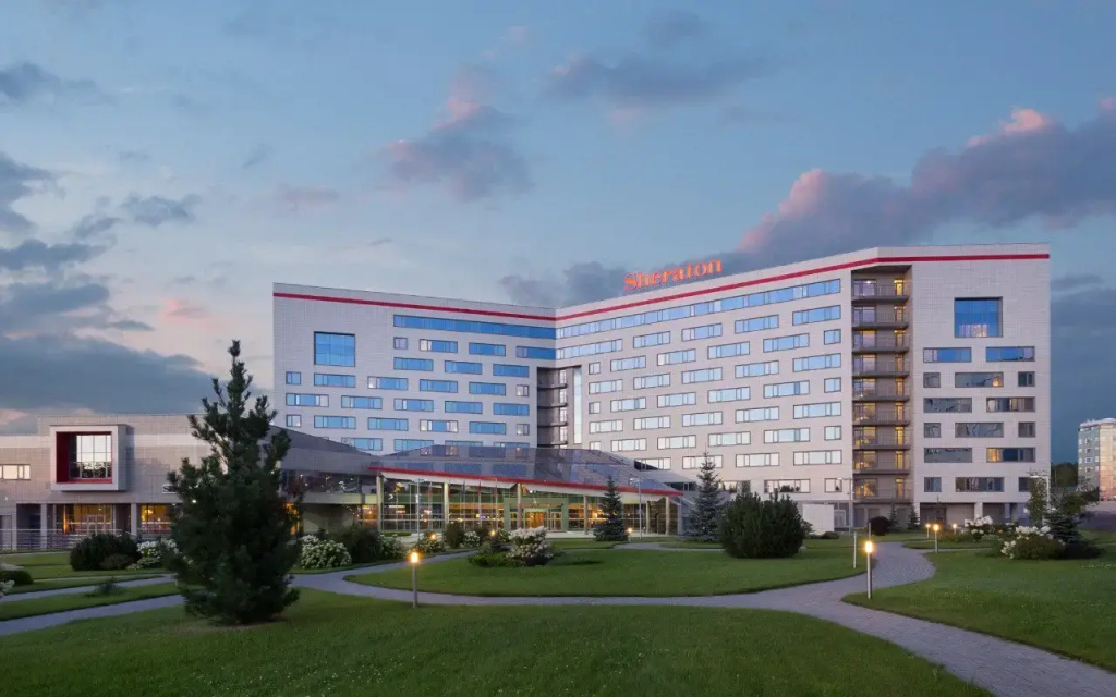 5 ★ Sheraton Skypoint Luxe