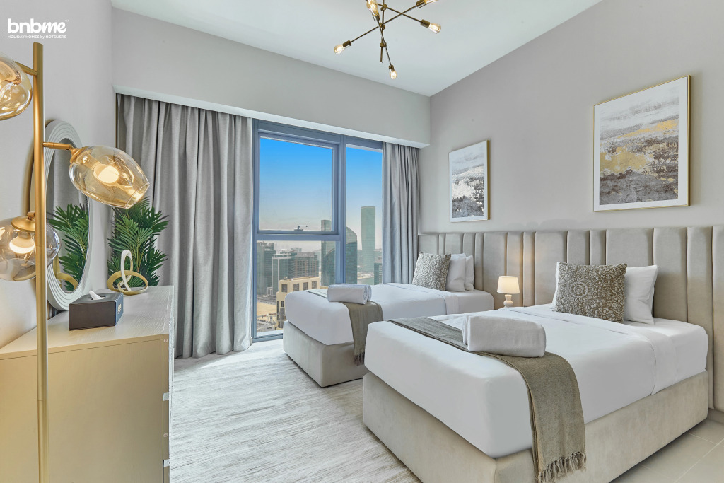 Апартаенты Bnbmehomes | Modern 2BR Treasure nr Dubai Fountain - 3302